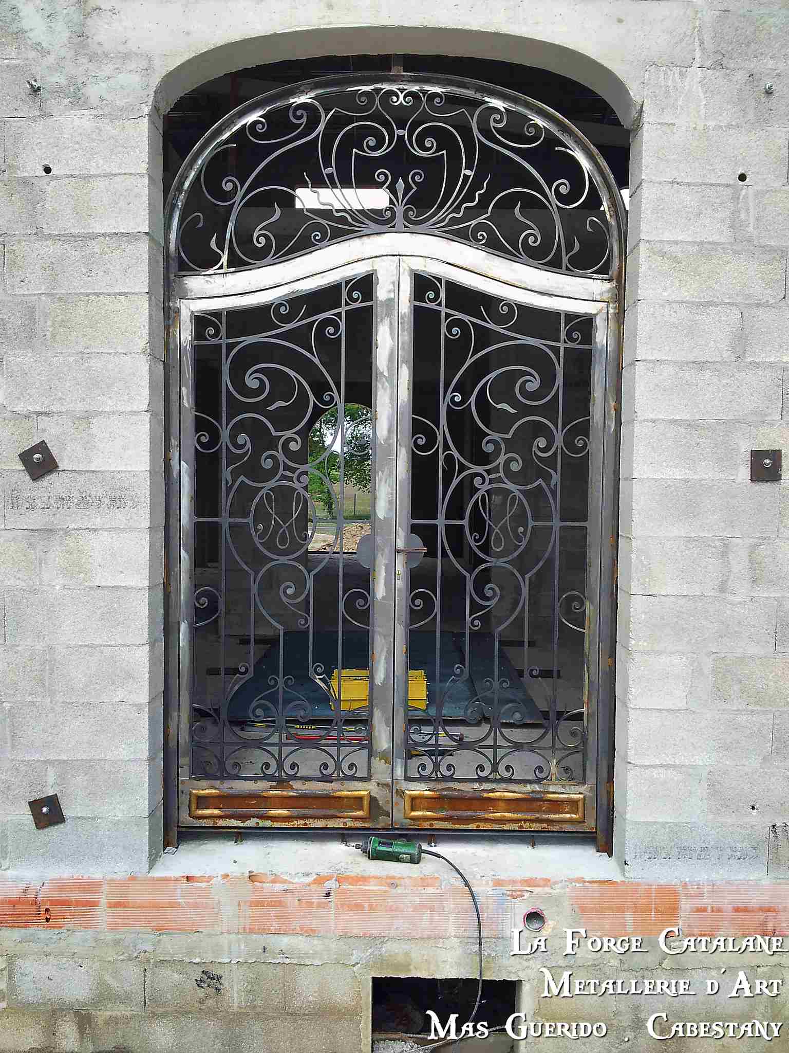 decoupe laser porte Haussmann Haussmanienne forge catalane.jpg